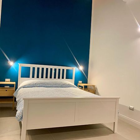 Fafa Apartment City Center Наполи Екстериор снимка