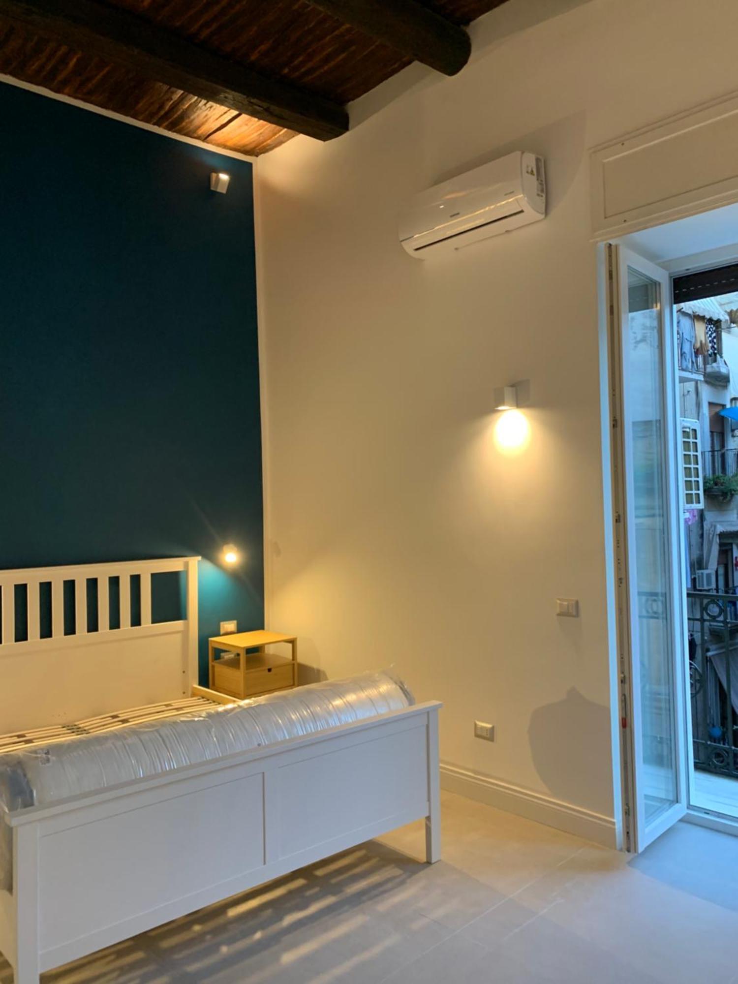 Fafa Apartment City Center Наполи Екстериор снимка